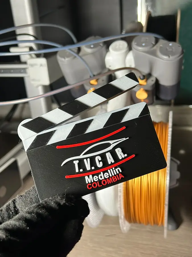 Claqueta promocional impresa en 3D para T.V.C.A.R. Medellín